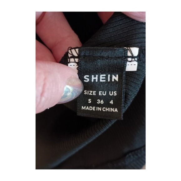 Black Ribbed Tank Top with Lace Shoulder Sleeves - Picture 4 of 5